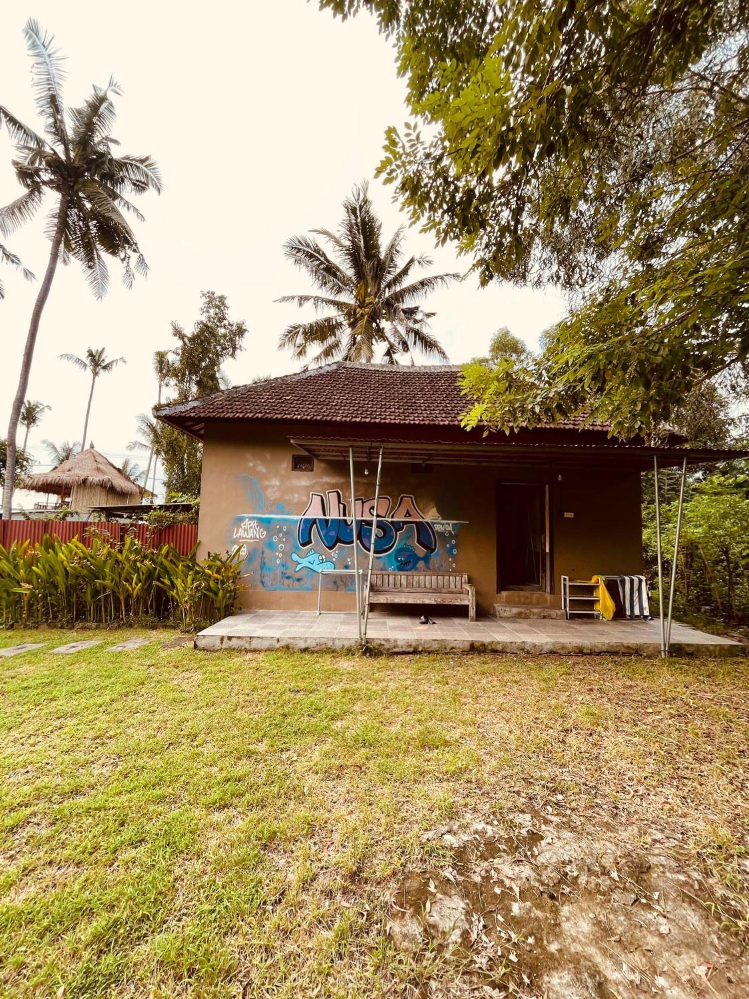 Batununggul Pedidi Penida Hostel מראה חיצוני תמונה