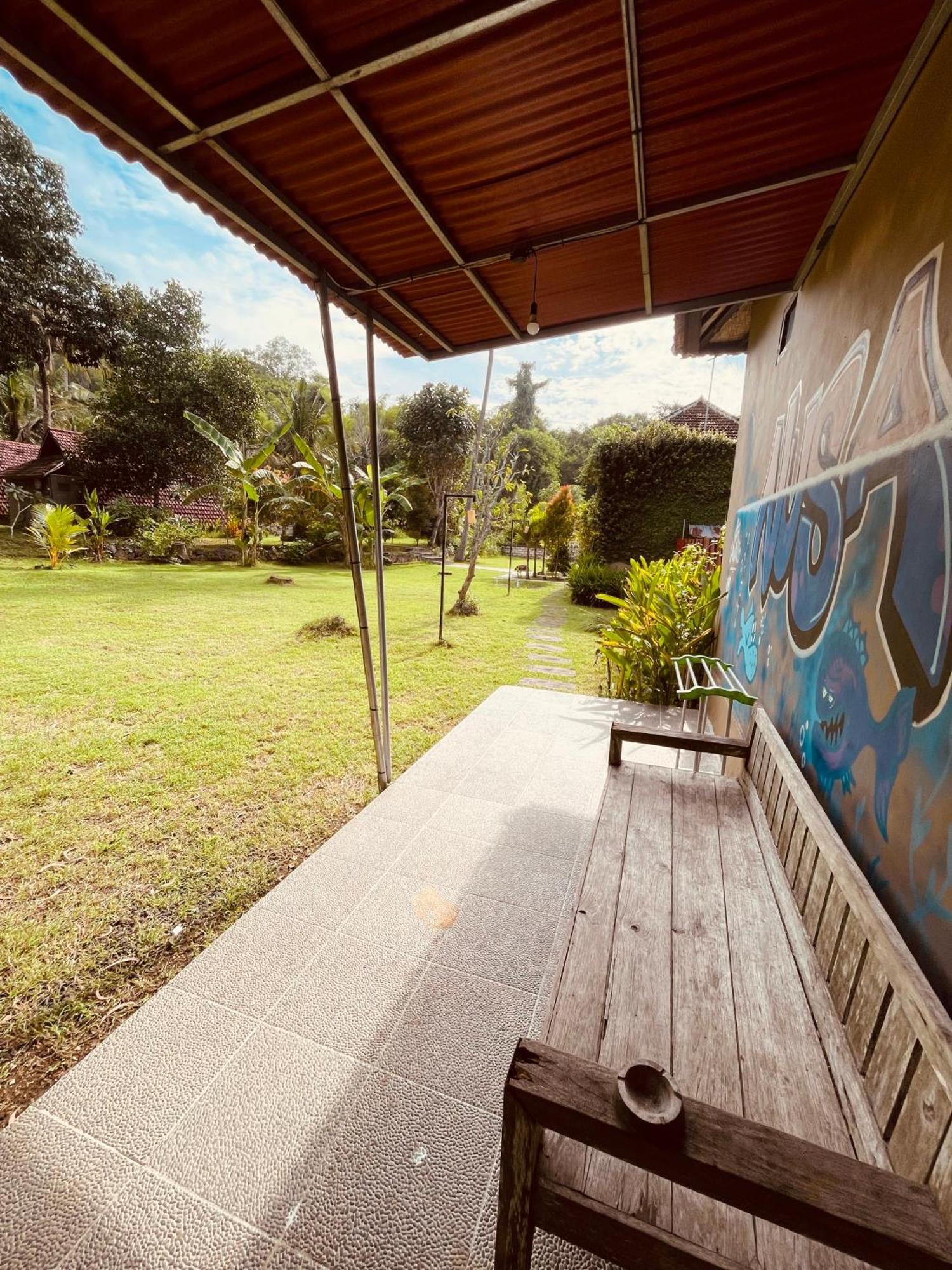 Batununggul Pedidi Penida Hostel מראה חיצוני תמונה